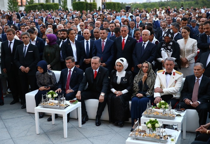 15 Temmuz Temalı Pasta Tabağı Gündemde: 17 Fotoğrafla 30 Ağustos Resepsiyonu