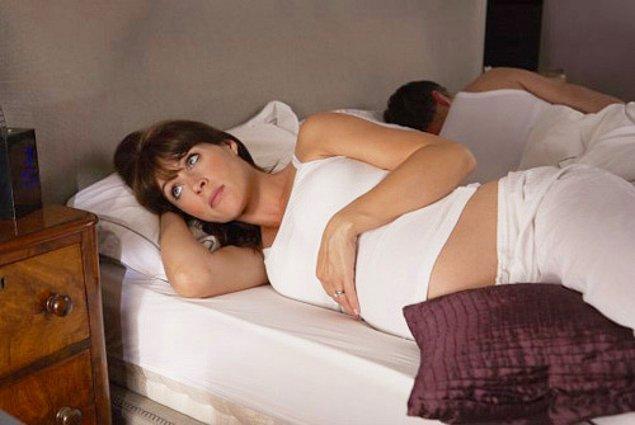 9. Uyku bozukları olan hamile kadınların, erken doğum yapma ihtimallerinin diğerlerine göre iki kat daha fazla olduğu gözlemlendi.