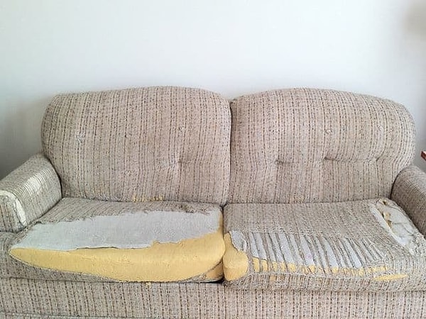 7. Ваш диван совсем износился, пора выбирать новую обивку. Какая вам приглянулась?