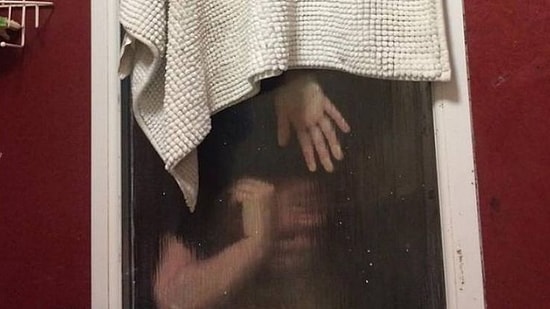 Tinder Buluşmasında Dışkısını Camdan Atmaya Çalışırken Pencereye Sıkışan Talihsiz Jimnastikçi