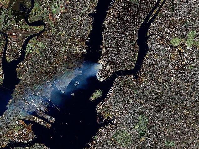 18 лет спустя: 23 редких фотографии о трагедии 11 сентября, от которых до сих пор бегут мурашки по коже