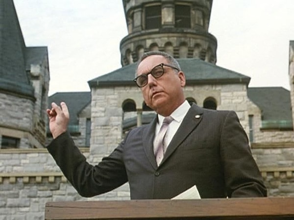 14. Что можете сказать об этом злодее?