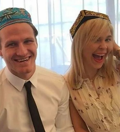 Евгения Ноур vs. Пелагея