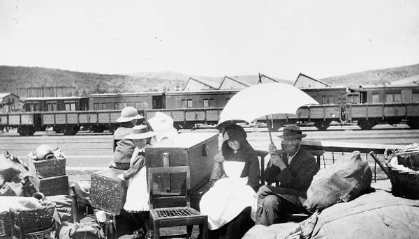 9. Бурская семья пытается сбежать из страны, пока их не поймали и не отвезли в концлагерь