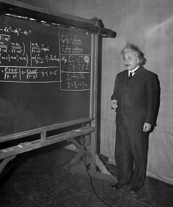 12. Einstein Matematik'ten kalmamıştı.