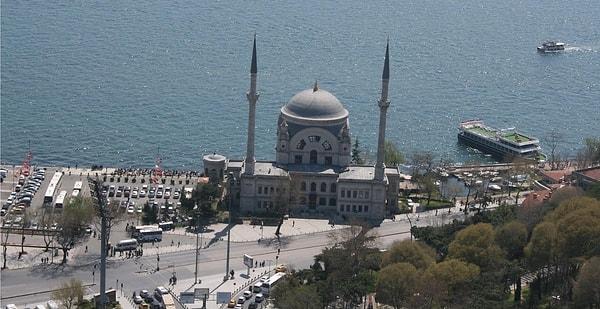 4. Dolmabahçe Camii (İstanbul)