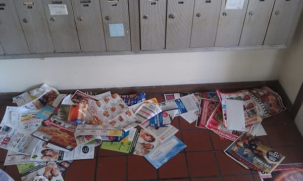 17. Тех, кто выбрасывает рекламу из почтового ящика на пол вместо мусорного ведра