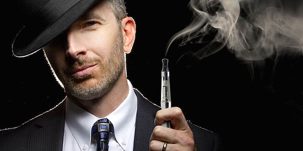 3. Со временем артериям становится всё сложнее перекачивать кровь по всему телу, что увеличивает нагрузку на сердце и ведёт к повреждению его мышцы.