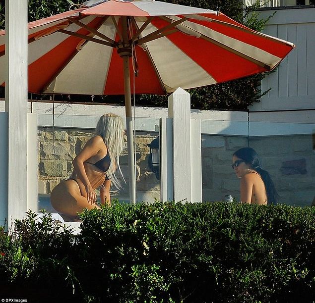 Сейчас Ким тренируется по полтора часа в день.