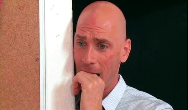 А в какой компании работает небезысвестный Джонни Синс?