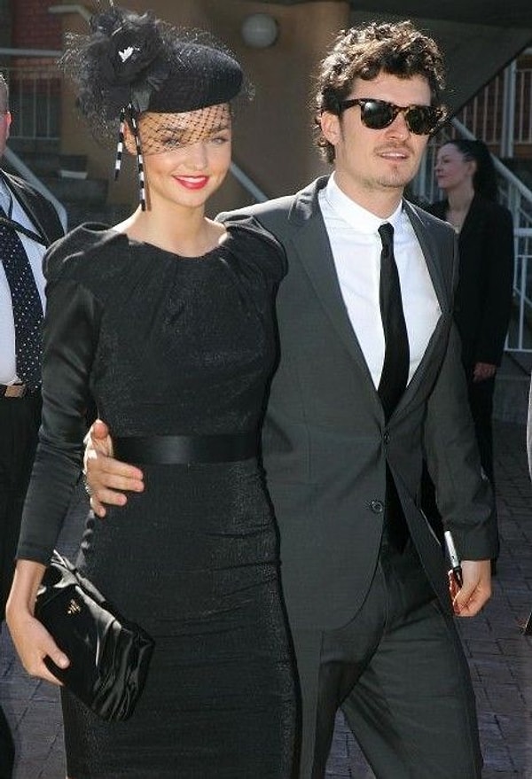 "Я познакомилась с Мирандой, когда она встречалась с Орландо Блумом. Они оба любили мои блюда с карри, легкую курятину или вегетарианские карри с кокосом, а также киноа, лосось и овощи. Я готовила куриный салат с множеством свежих трав и пудинг с чиа на завтрак".