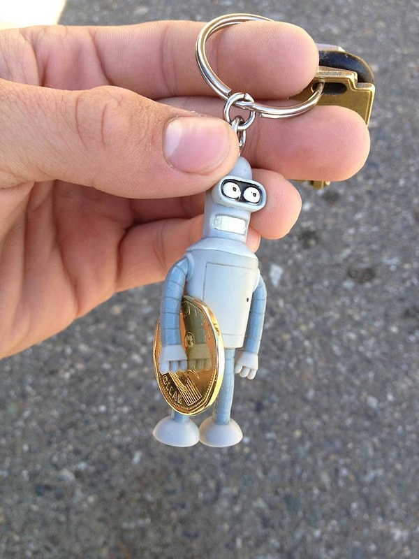 5. "Достал ключи из кармана, поймал его на месте преступления"