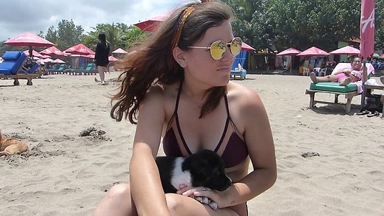 Muhteşem Yerler Gezerken Kız Arkadaşını Troll'lemekten Kendini Alıkoyamayan Adam