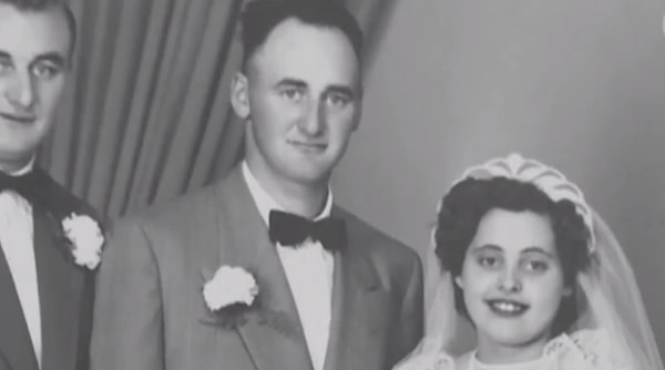 А теперь серьезно: ферма принадлежала семье Грамс более 100 лет, поэтому, когда ее внучка, Коллин Дейли, нашла морковь-героиню, она сразу поняла, что это кольцо принадлежит матери или бабушке.