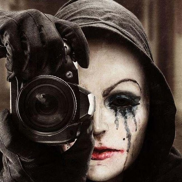 28. Девушка на фотографиях