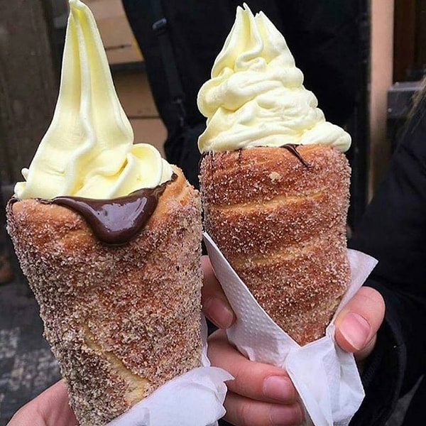 1. Мороженое в конусе из теста для пончиков