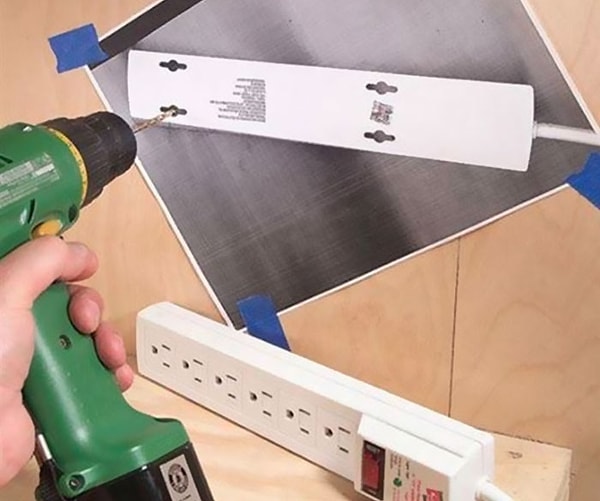 2. Если вам нужно просверлить дырки в определенных местах, чтобы повесить вещь, отсканируйте ее и распечатайте скан: