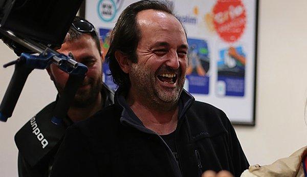 Paramparça ve Bir Zamanlar Osmanlı dizilerinin de yönetmeni Altan Dönmez, şimdiden epey yol almış.