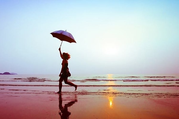 3. "Нельзя же всю жизнь думать только о том, что могло бы быть. Пора понять, что жизнь у тебя не хуже, чем у других, а может, и лучше, и сказать спасибо".