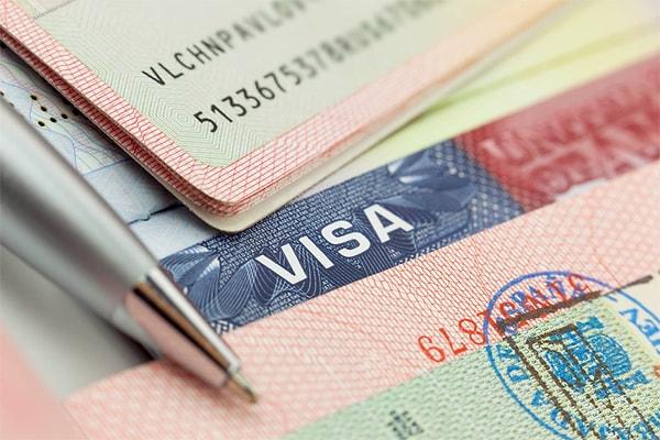 Bu, vatandaşların diplomatik, turistik, iş, öğrenci, işçi ve gazeteci dâhil hiçbir vize başvurusunda bulunamayacağı anlamına geliyor.