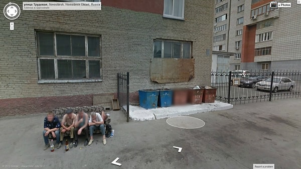 12. Обычный российский двор с обычными русскими гопниками