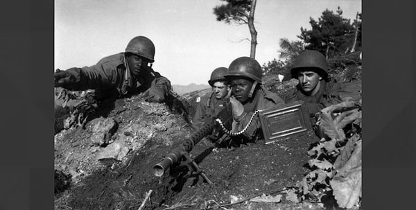 14. Технически Корейская война не кончилась.