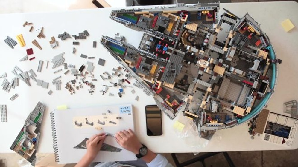 7500 Parça LEGO'dan Ayrıntılarıyla Star Wars'un Millennium Falcon'unu Yapmak
