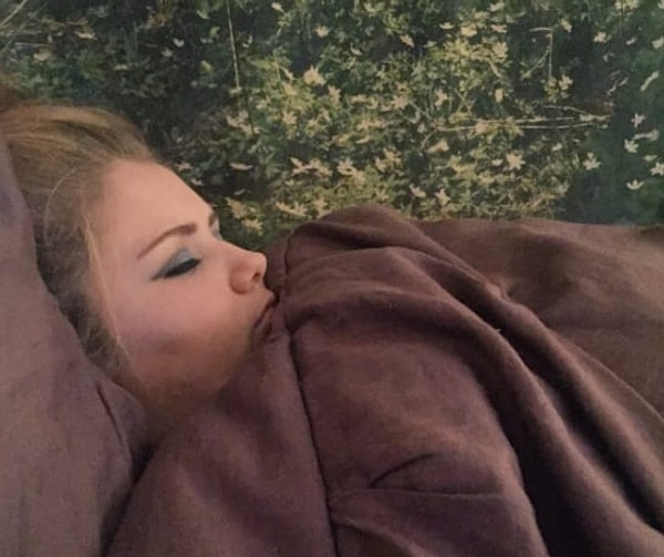 9. Не смывать макияж перед сном