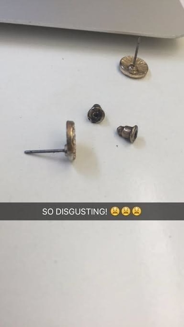 11. Не снимать сережки месяцами