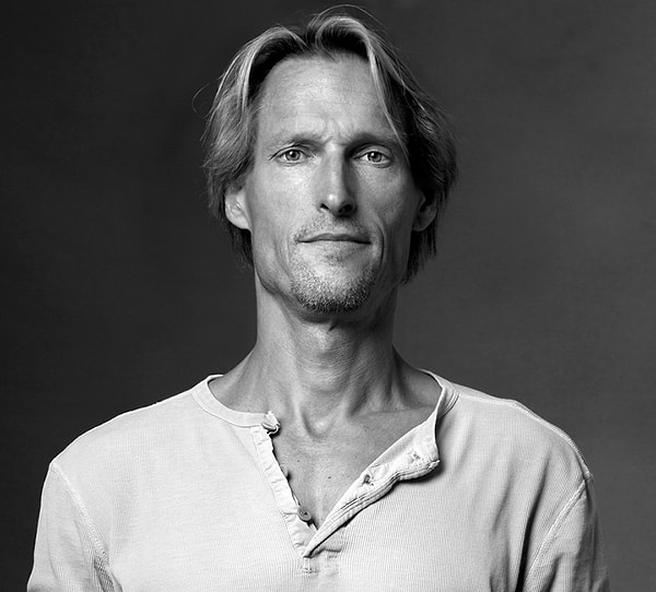 Марк фотографировал увлекательный мир змей для книги "Серпантин".