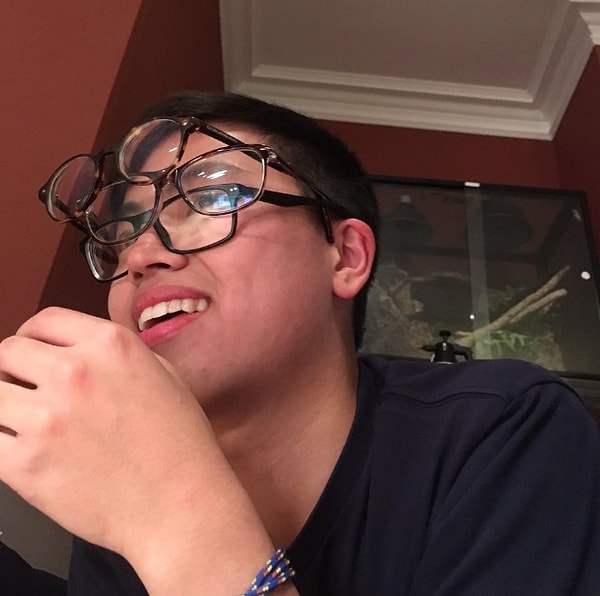 8. Фильмы в формате 3D — это прекрасно, но надевать очки на очки — это портит все