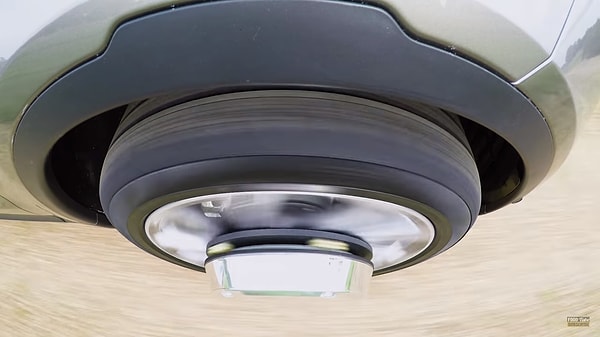 Колеса могут выступать в роли мороженицы и прибора для приготовления сливочного масла.