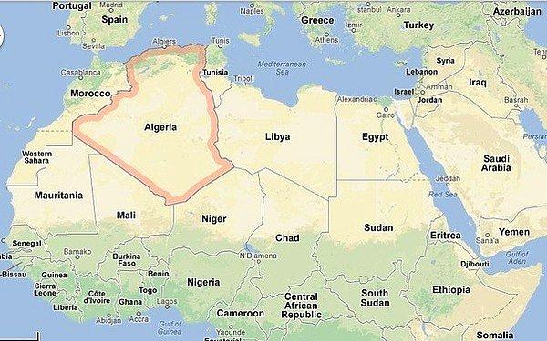 Bulunduğu coğrafyanın özelliklerinden ismini almış ülkelere örnek Cezayir'i verebiliriz.