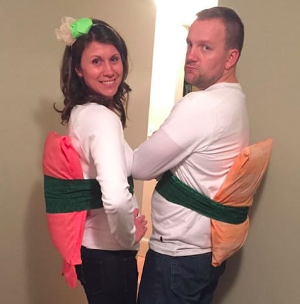 2. Хм... Суши заказывали? Не хватает васаби и соевого соуса!