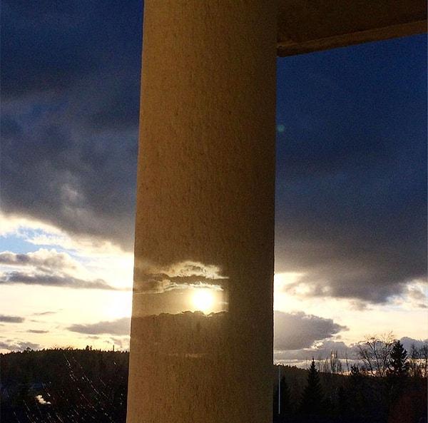 11. Çift camlı pencereden kolonun arkasındaki manzara kolona yansımış. Muazzam! 😍