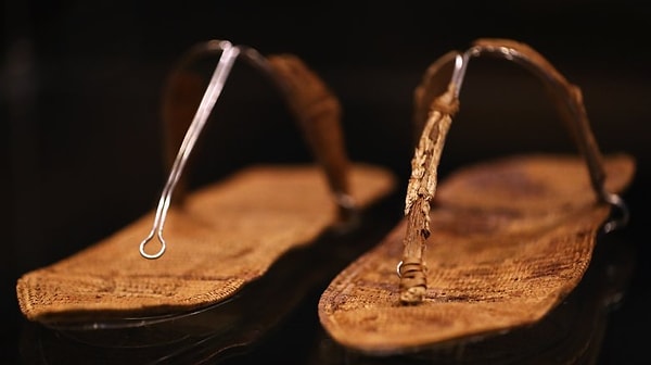 3. Для чего использовали храмовую обувь?