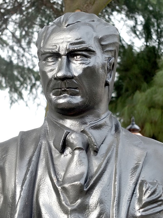 5. Çorlu'da kübist bir sanatçının yorumuyla Atatürk...