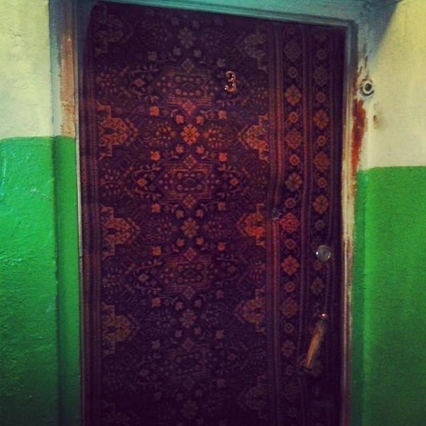 21. ... или чем вам не входная дверь? Такую расцветку в обычном магазине не найдешь!