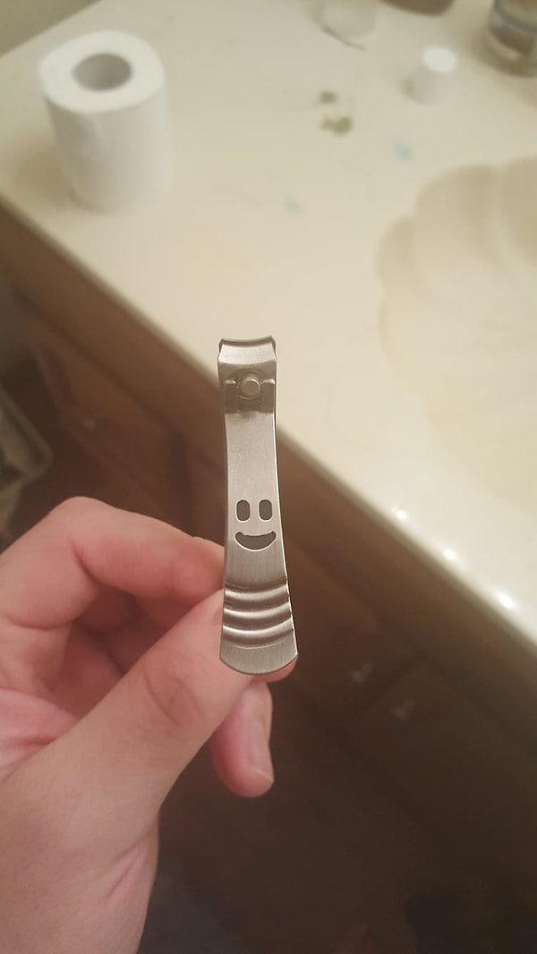 11. Ногти на той руке, которой вы пишите, растут быстрее.