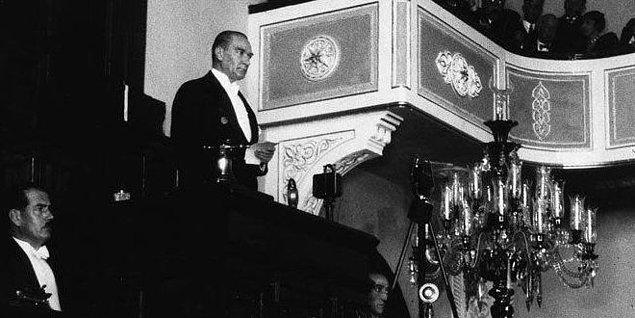 Mustafa Kemal Atatürk'ün 29 Ekim 1923'te Ankara'da yaktığı cumhuriyet ateşi ve beraberinde getirdiği modernleşme hareketi dünya tarihine geçti. Hiçbir zaman unutulmayacak...
