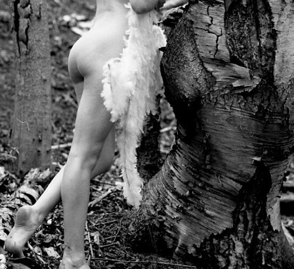 Их миссия заключается в том, чтобы привлечь внимание к навязчивой идее «нелюбви собственной попы», которая есть у многих представительниц прекрасного пола.