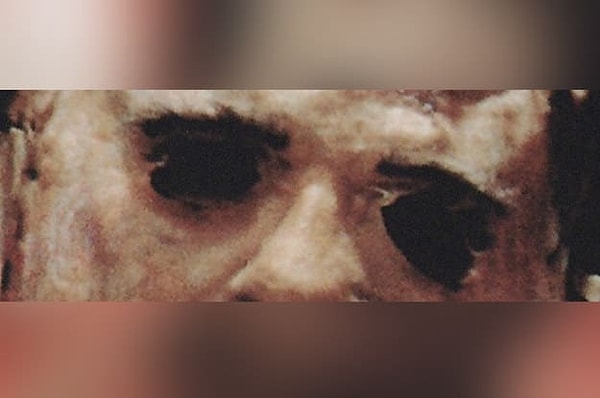 3. А какому злодею принадлежат эти глаза?