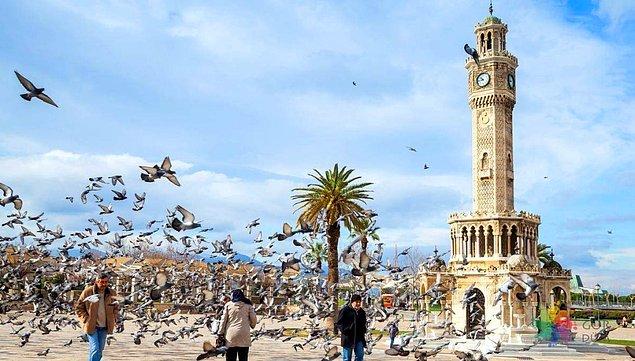 Öte yandan geçen yıl İstanbul'dan İzmir'e göç edenlerin sayısı 17 bini aştı.