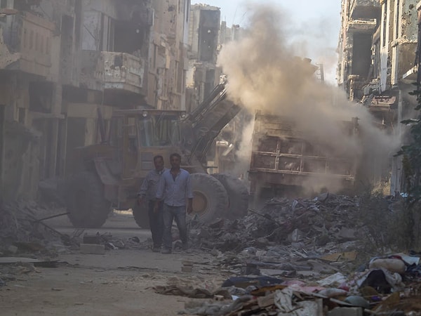 27. Активный разбор завалов на улице