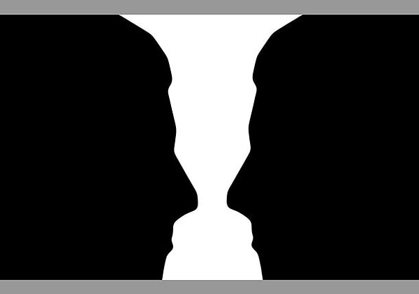 1. Это чаша или два человеческих профиля?