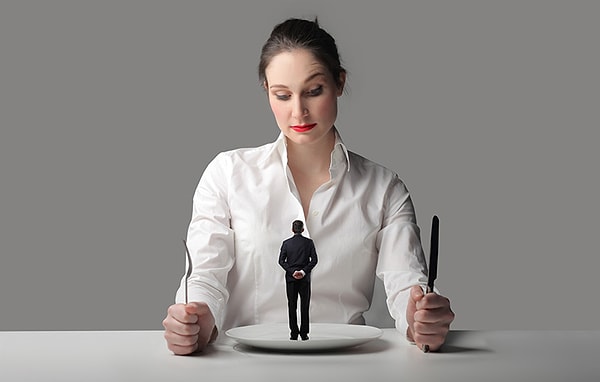 Вы та еще стервочка и любите судить людей!