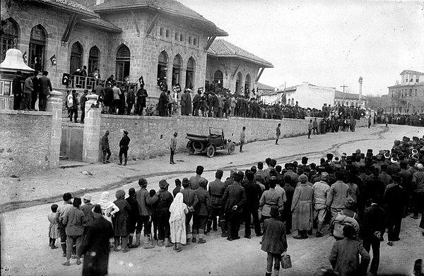 Başkent Ankara, Cumhuriyet'in ilk yıllarında Anadolu'nun ortasında ulaşımı zor ve çorak bir araziydi.