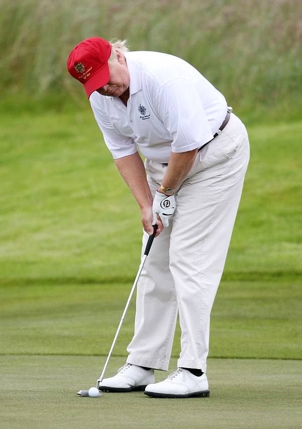 38. Во время какой-либо национальной катастрофы президент не должен посещать свой личный гольф-клуб