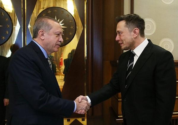Erdoğan ile Musk arasındaki görüşmenin saat 15:30'da başlaması bekleniyordu ancak ikili saat 16:00 sularında bir araya geldi.