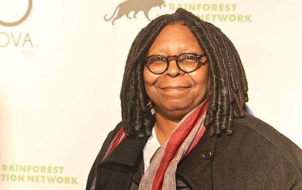 14. У Вупи Голдберг самая сумасшедшая и разноцветная коллекция обуви в Голливуде.